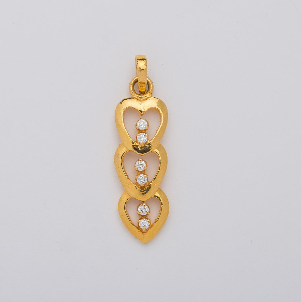 Edgy Hearts Diamond Pendant