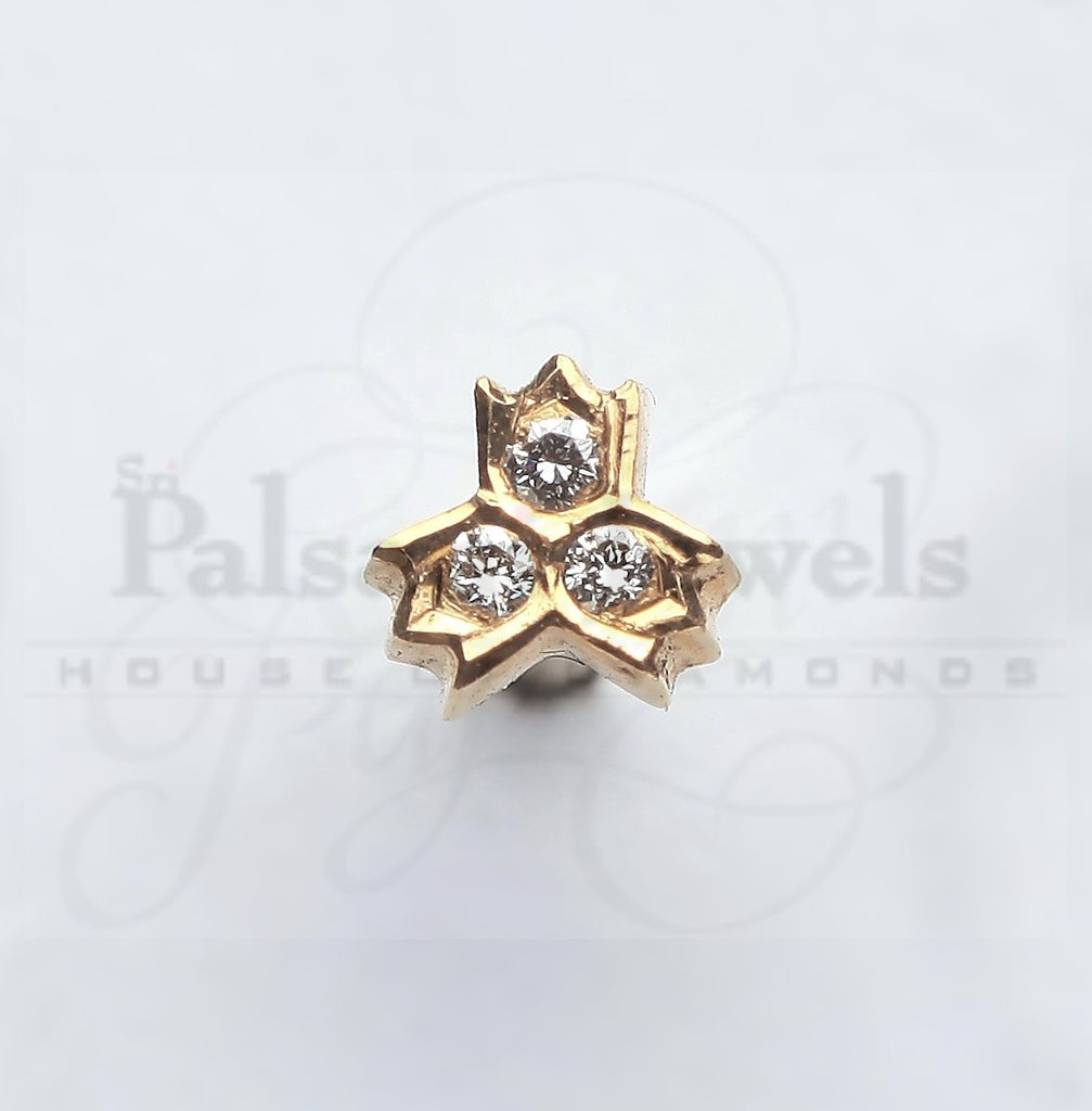Flower Shaped Diamond Nose Pin