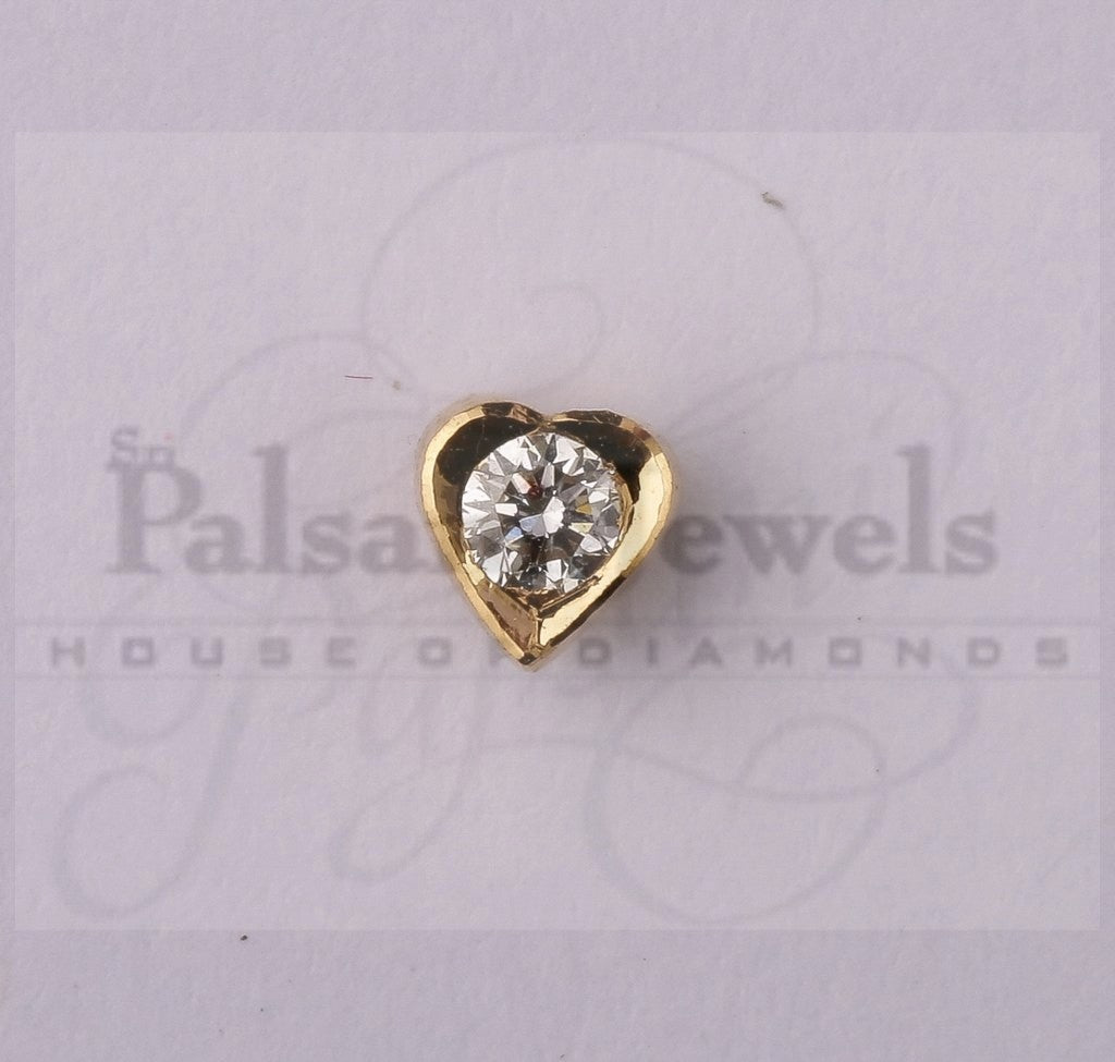 Single Stone Heart Center Diamond Nose Pin