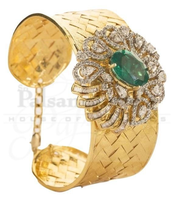 Emerald Center Floral Diamond Bracelet