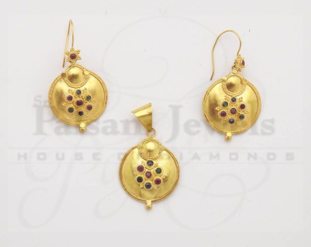 Melantha Beaten Gold Pendant Set