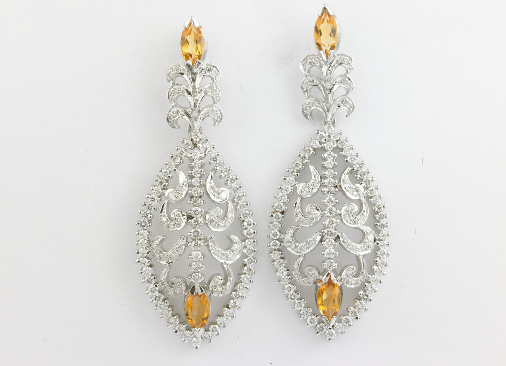 Scintillating Dangling Diamond Earring