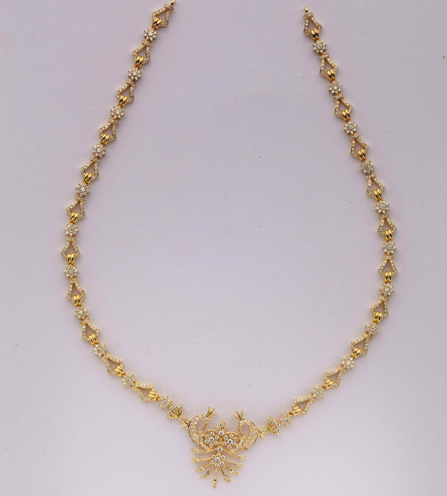 Pretty Flower Diamond Necklace