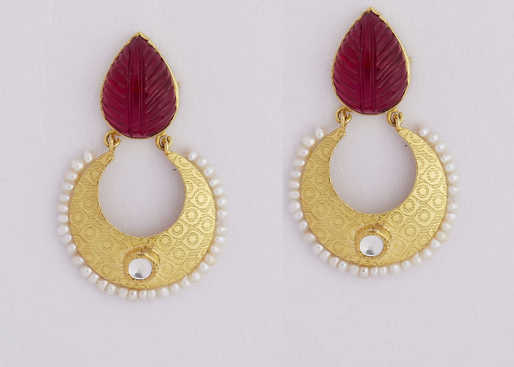 Gorgeous Red Crest Beaten Gold Earrings