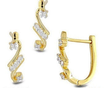 Curvy Hook Light Weight Diamond Earrings
